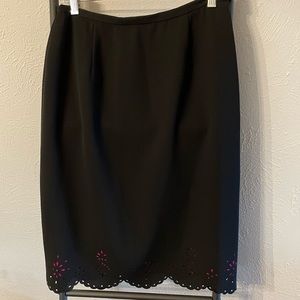 Harold’s Pencil Skirt With Laser Cut Hem Size 8